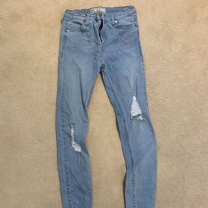FREE PEOPLE light wash skinny jeans size 24